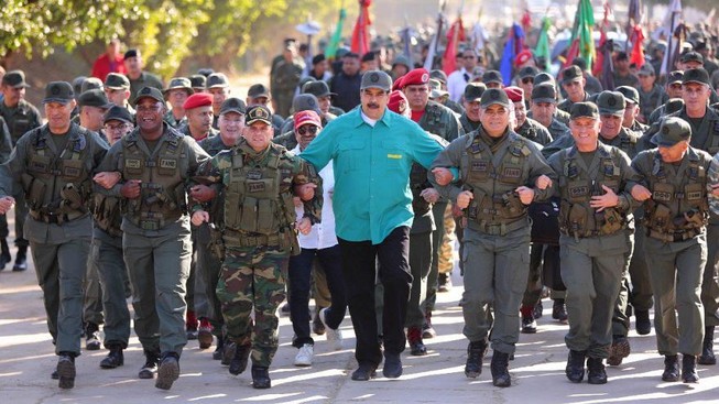 Venezuela: Quân đội về phe ai?