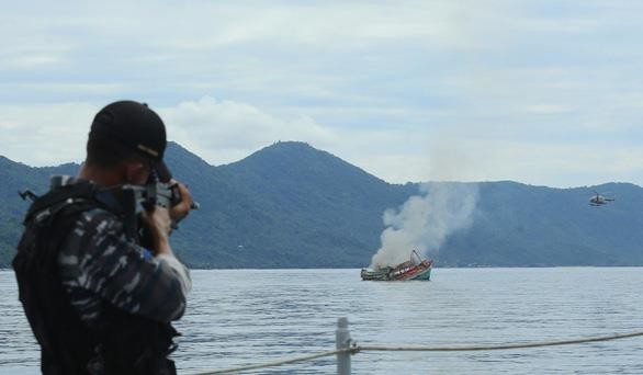 38 tàu đánh cá mang cờ Việt Nam sắp bị Indonesia bắn chìm