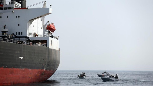 Mỹ cáo buộc Iran đứng sau vụ phá hoại tàu ngoài khơi UAE