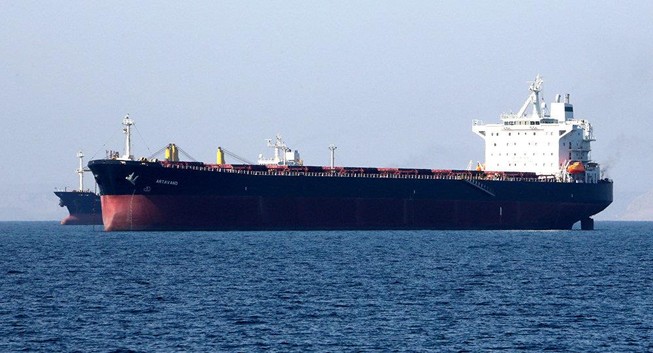 Mỹ khiến Trung Quốc ngừng mua dầu từ Iran