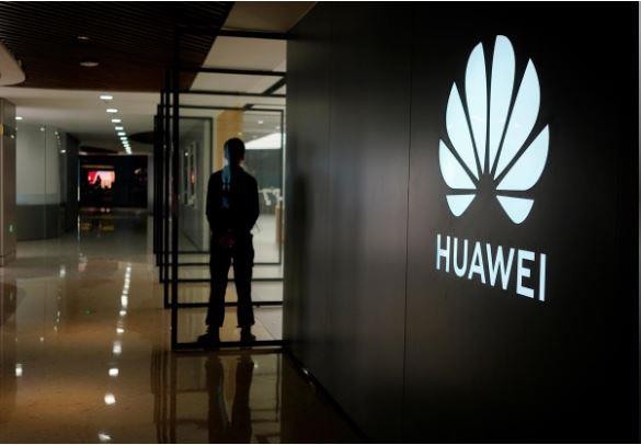 Huawei hủy đơn hàng từ các nhà cung cấp lớn