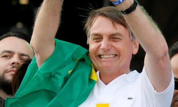 Viên sĩ quan này đang trên đường hộ tống Tổng thống Brazil Bolsonaro đến tham dự hội nghị thượng đỉnh G20 tại Nhật vào ngày 28/6. Ảnh: Reuters.