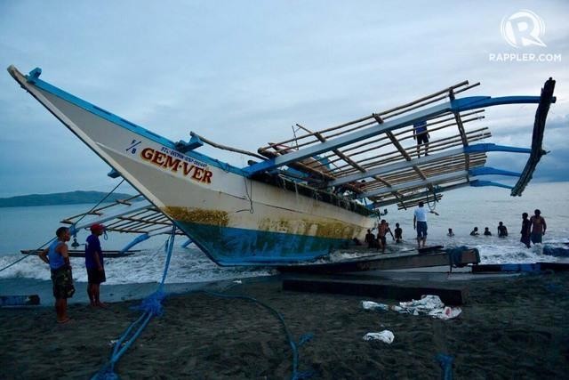 Vụ tàu Philippines bị đâm chìm: Ngư dân quyết bám biển