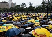 Hàng chục ngàn người ở Hong Kong tiếp tục biểu tình