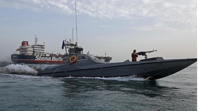 Iran treo cờ 'chế giễu' Anh trên tàu dầu Anh bị bắt giữ