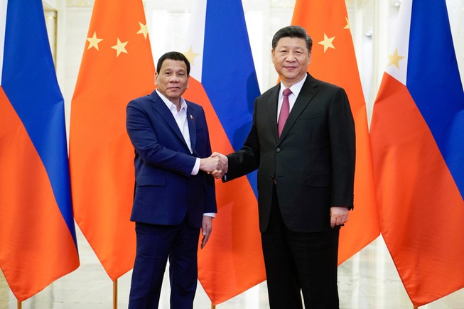 Gặp ông Tập, ông Duterte ca ngợi quan hệ song phương