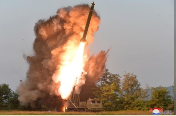 KCNA: Triều Tiên thử nghiệm tên lửa siêu lớn