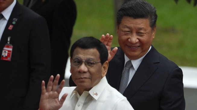 'Ông Duterte không có quyền bỏ phán quyết biển Đông'
