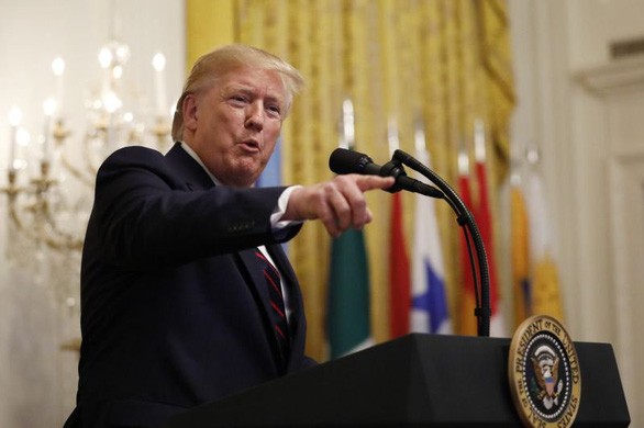 Ông Trump liên tiếp đả kích cuộc điều tra luận tội tổng thống
