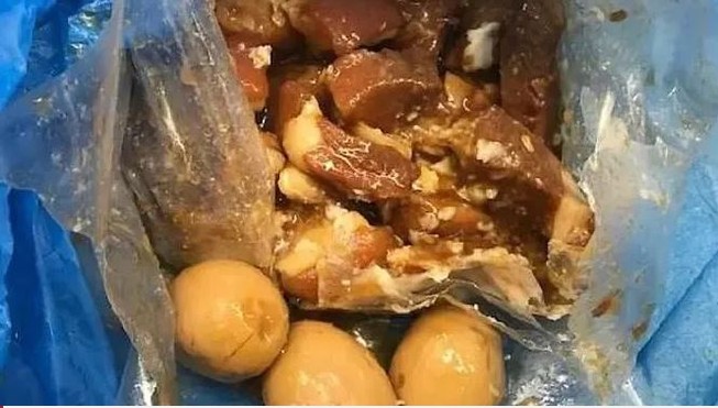 Mang thịt heo vào nước Úc, một người Việt bị trục xuất