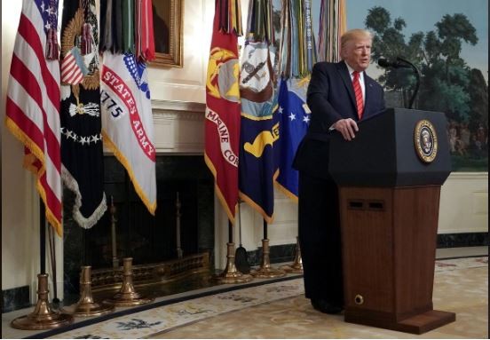 Dù tiêu diệt thủ lĩnh IS, ông Trump 'vẫn chật vật'
