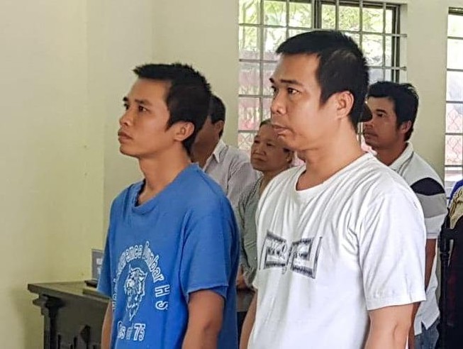 Tòa hoãn xử vì hội thẩm nhân dân bận việc đột xuất