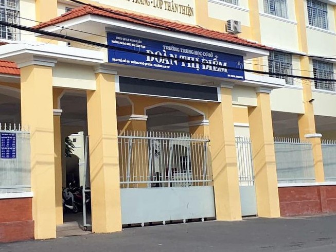 Thu hồi bài kiểm tra do con giám đốc sở bị điểm kém?
