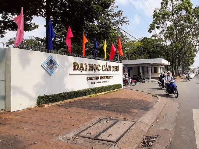 Sử dụng bằng cấp III giả, 1 bác sĩ bị thu hồi bằng đại học
