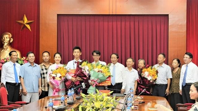 Hải Phòng thưởng 500 triệu đồng cho học sinh đoạt HCV Toán học