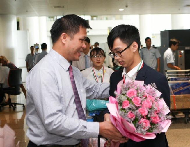 Đoàn thi Olympic Sinh học quốc tế 2019 thắng lợi trở về