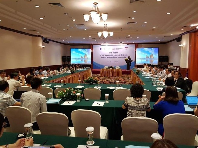 Đa số nhân viên đo khúc xạ chưa từng qua trường lớp