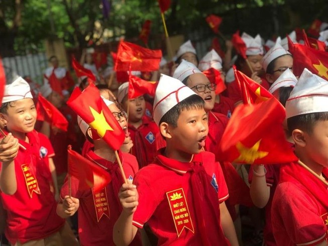 Rộn ràng lễ khai giảng không bóng bay ở Hà Nội