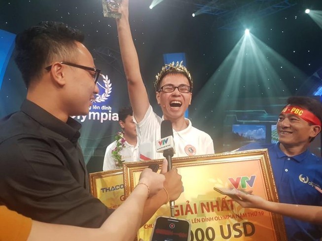 Chàng trai Nghệ An đăng quang Đường lên đỉnh Olympia 2019