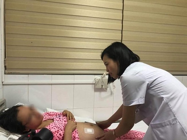 Việt Nam phẫu thuật thành công cho thai nhi còn trong bụng mẹ