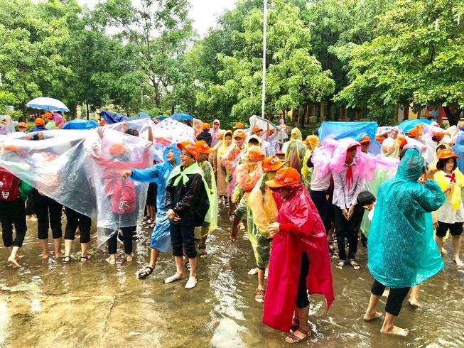 Thầy trò ở Quảng Nam diễn tập ứng phó sóng thần