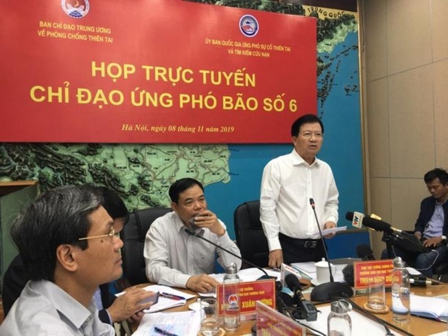 Khẩn cấp ứng phó với bão số 6 tăng mạnh, hướng vào đất liền