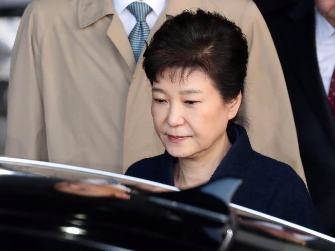 Bà Park Geun-hye từ chối xem TV, đọc báo trong tù