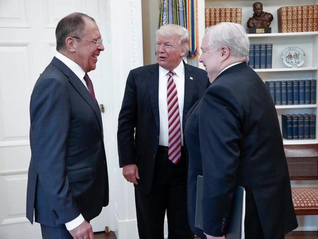 Trump tiếp ngoại trưởng Nga: Hạ nhiệt để hợp tác