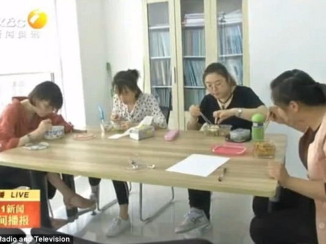 Công ty thưởng tiền cho nhân viên... giảm cân
