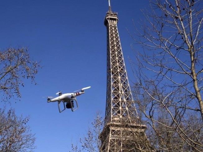 Du khách Trung Quốc tại Pháp bị bắt vì sử dụng UAV