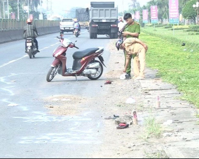 Trảng Bom: Xe ben không biển số tông 2 mẹ con chết thảm