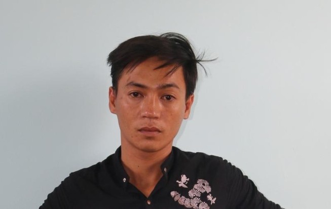 Giết tình địch trong phòng vợ hờ