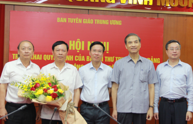 Triển khai quyết định của Ban Bí thư về công tác cán bộ