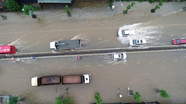 Quảng Ninh: Dốc Đèo Bụt tiếp tục ngập, giao thông tê liệt