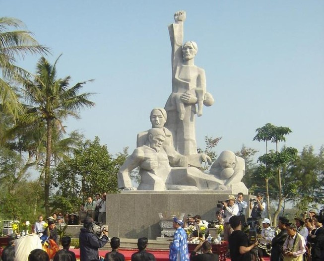Tưởng niệm 51 năm vụ thảm sát Sơn Mỹ