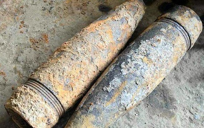Cưa đầu đạn, 2 vợ chồng thương vong