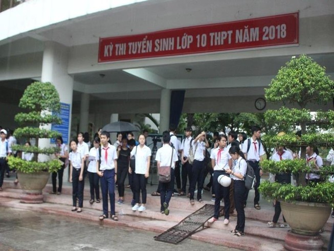 'Đột ngột bỏ thi ngoại ngữ sẽ bất công với nhiều học sinh!'