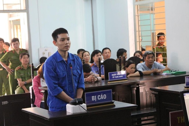 Tuyên án cựu thiếu úy công an tạt axit vợ sắp cưới