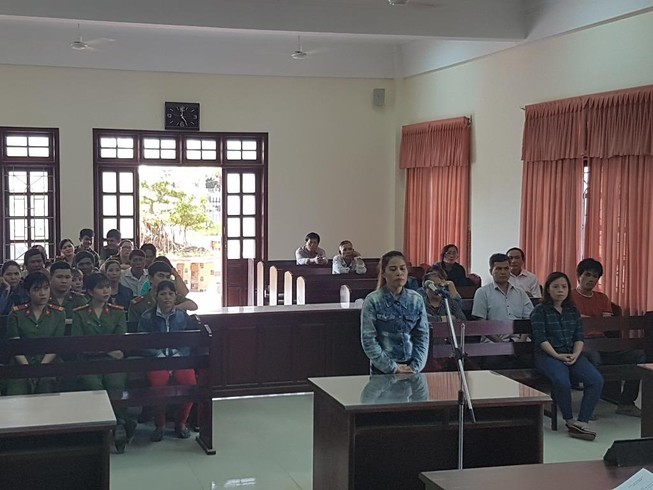 Ghen tuông, đánh vợ người tình trọng thương