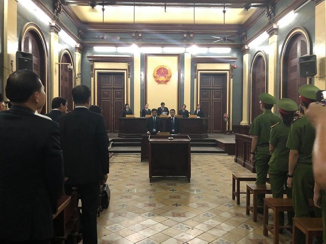 Tòa đang tuyên án đối với đại gia Hứa Thị Phấn