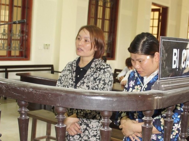 Nữ cán bộ dân số tổ chức người khác trốn đi nước ngoài