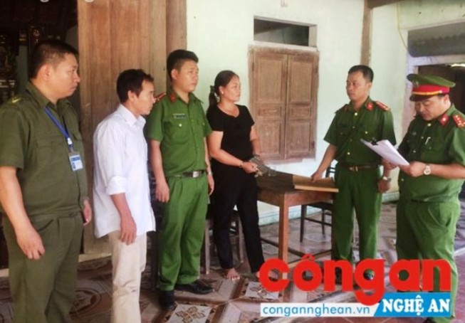 Bắt cô giáo vờ quen biết Bộ Công an lừa tiền