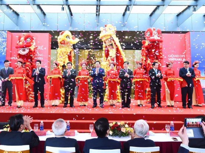 Phó Thủ tướng cắt băng khai trương Vinpearl Hà Tĩnh