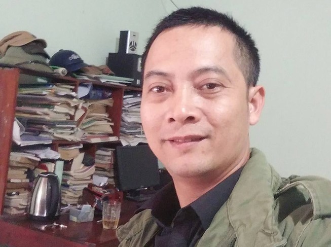 Thầy giáo làm thơ chậm lương: Lương đã vào tài khoản!