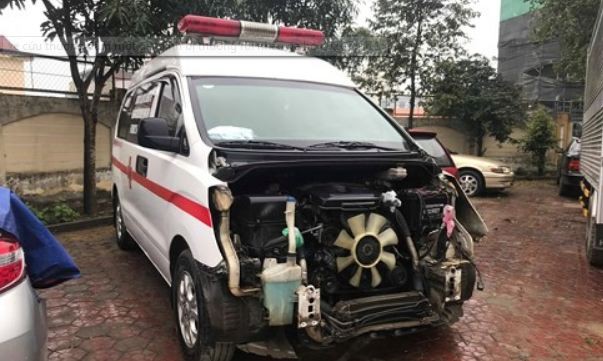 Tạm giữ tài xế xe cứu thương gây tai nạn rồi bỏ trốn