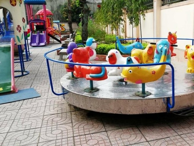 Cô giáo bị bắt quỳ yêu cầu xử lý cả hành vi làm nhục