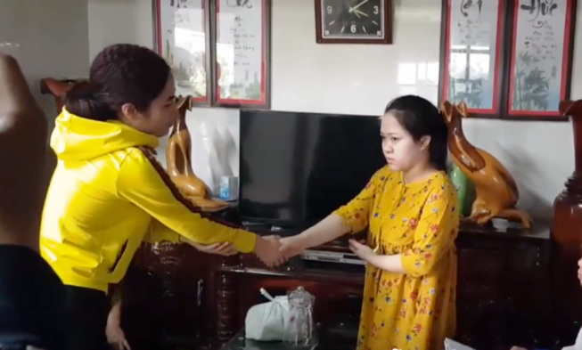 Cô giáo thực tập bị làm nhục rút đơn tố cáo phụ huynh