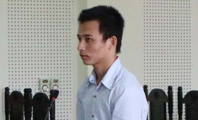 Chém người cầm kiếm tấn công cha, con lãnh 20 năm tù