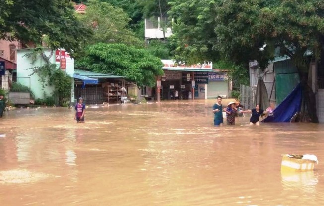 Xác định danh tính thi thể bị lũ cuốn không có quần áo