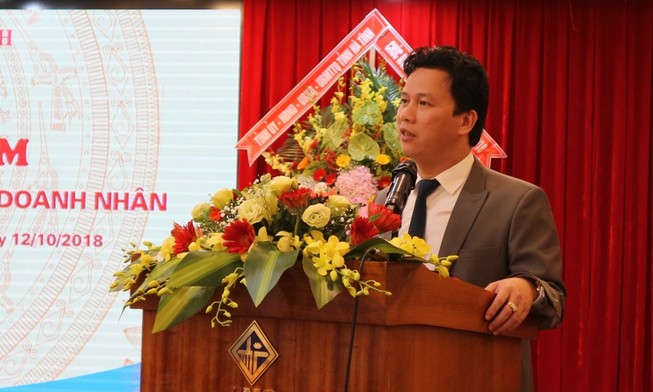 Chủ tịch tỉnh 42 tuổi đối thoại doanh nghiệp, doanh nhân